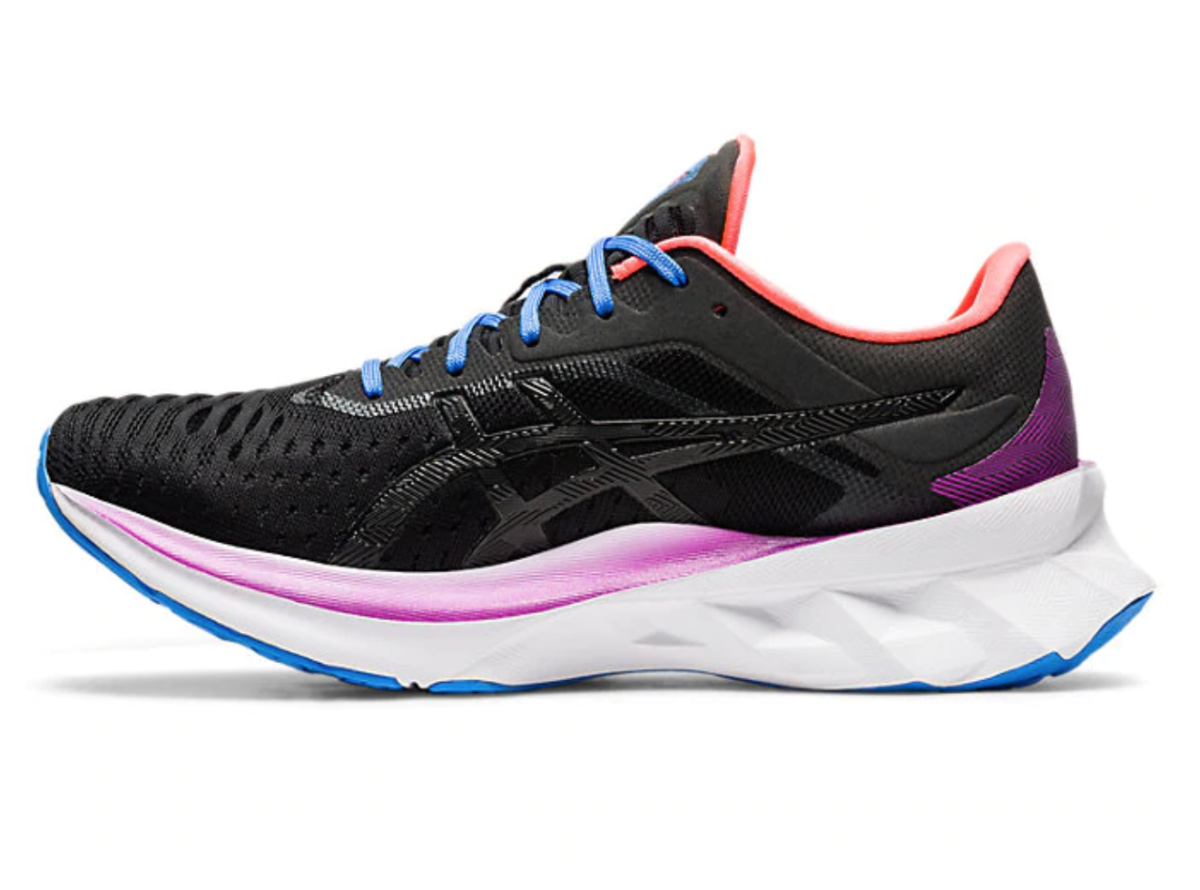 Women's ASICS Novablast - 1012A584.001 3 Women's ASICS Novablast - 1012A584.001 - Image 3
